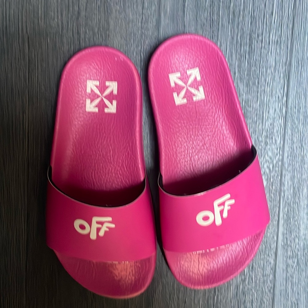 Off-white slides